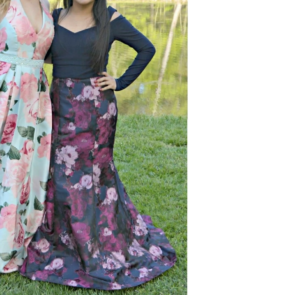 Cold-Shoulder Prom Dress - Picture 4 of 4